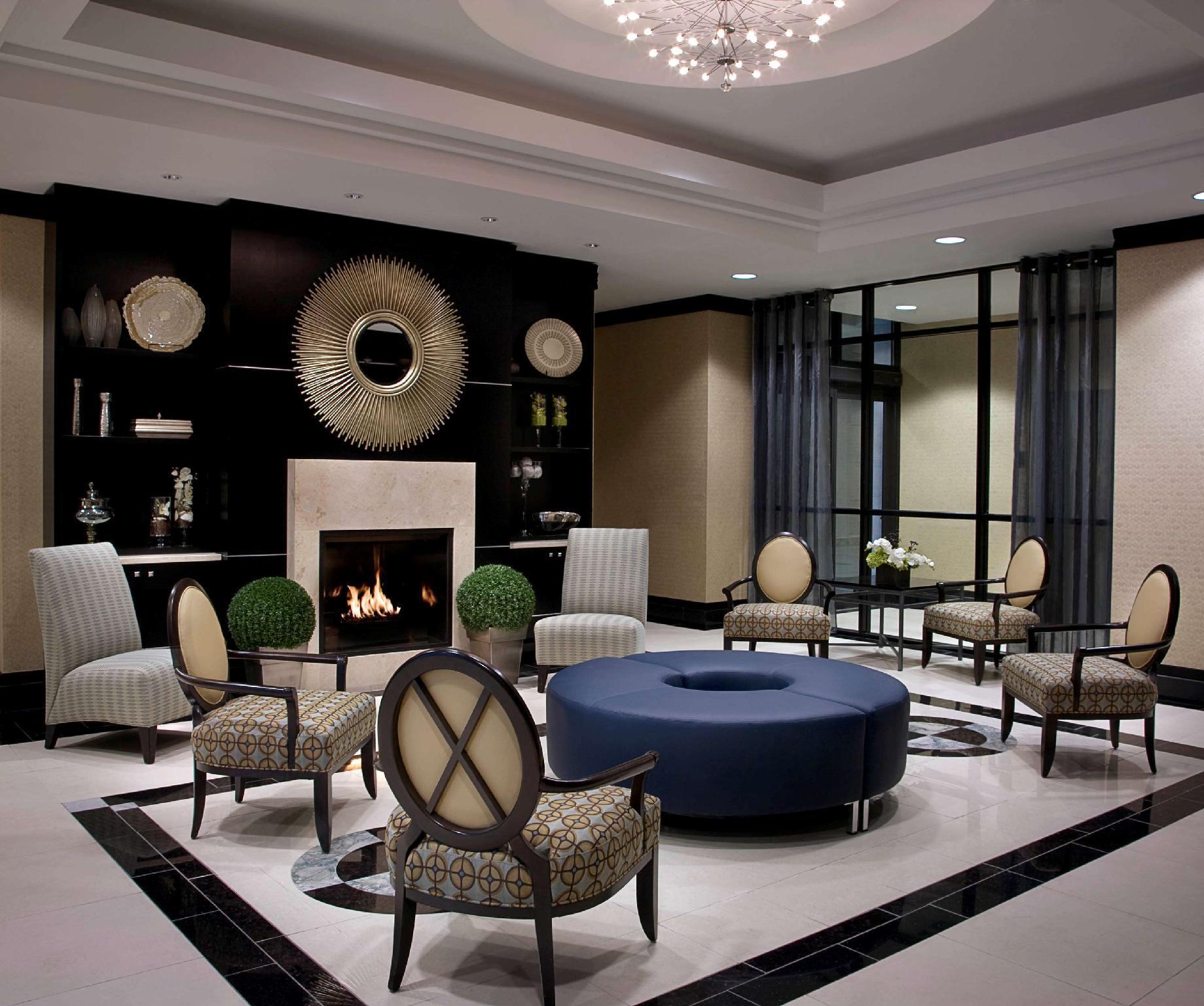 Revery Toronto Downtown, Curio Collection By Hilton Exterior photo