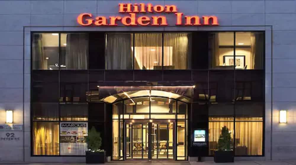 Revery Toronto Downtown, Curio Collection By Hilton Exterior photo