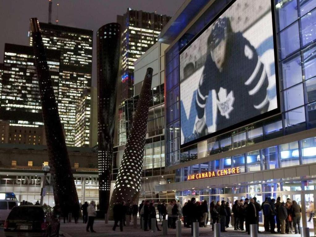 Revery Toronto Downtown, Curio Collection By Hilton Exterior photo