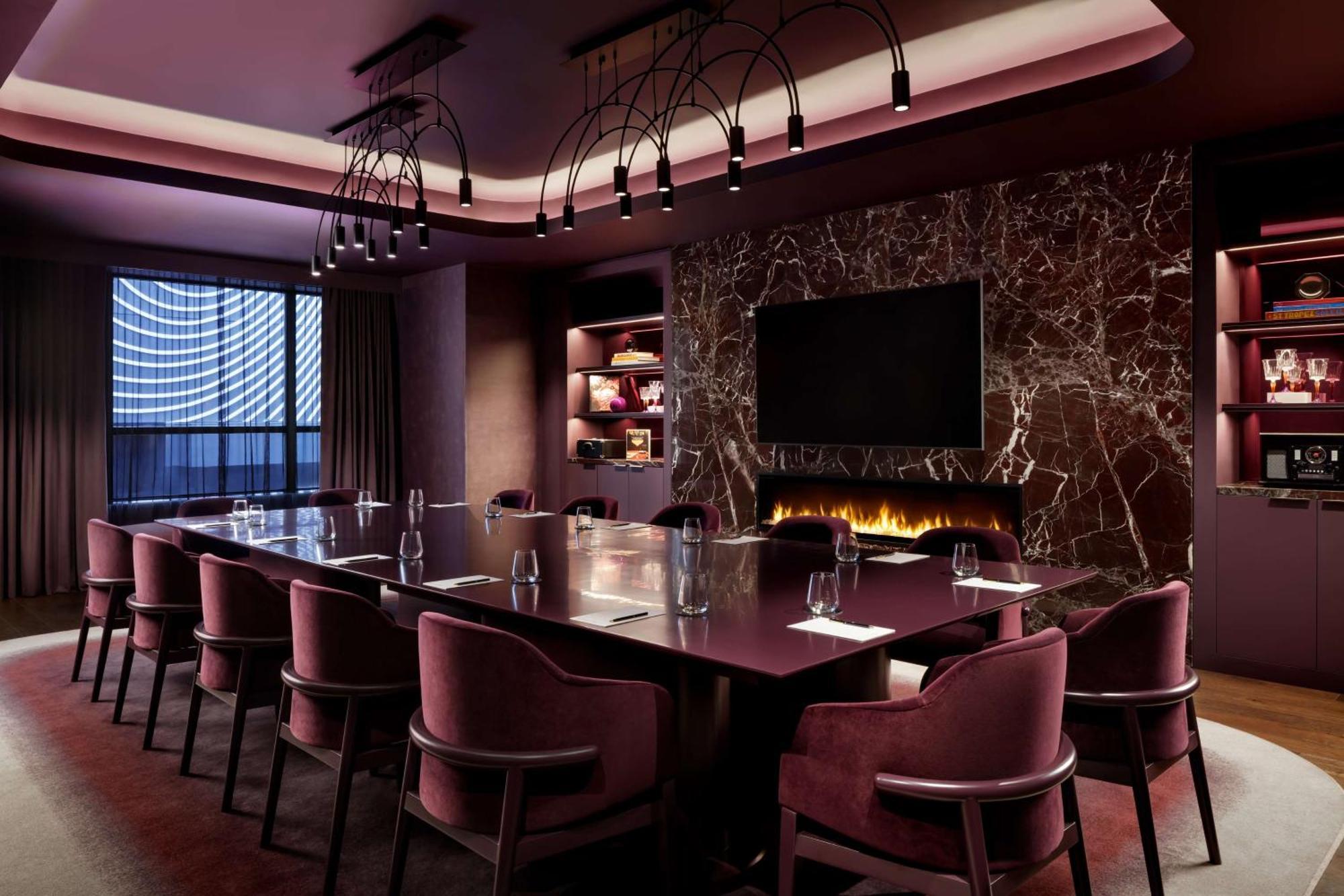 Revery Toronto Downtown, Curio Collection By Hilton Exterior photo