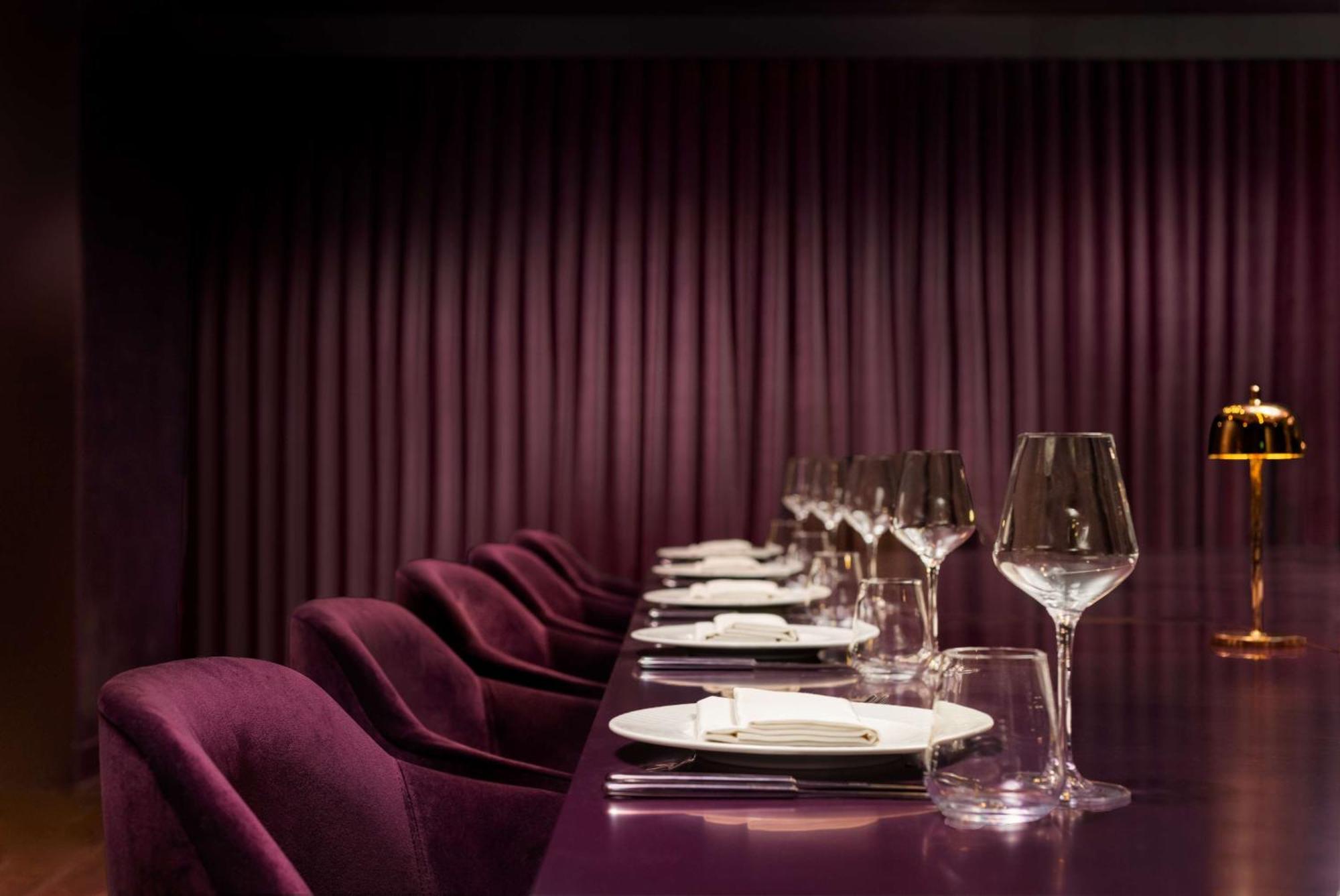 Revery Toronto Downtown, Curio Collection By Hilton Exterior photo