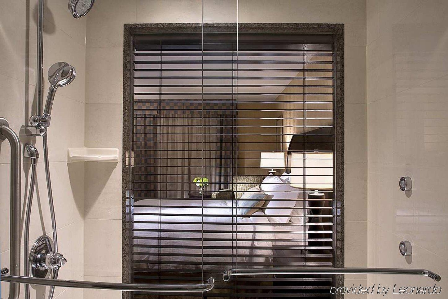 Revery Toronto Downtown, Curio Collection By Hilton Room photo